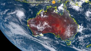 Claudia se interna hacia aguas abiertas e Invest 93P se organiza