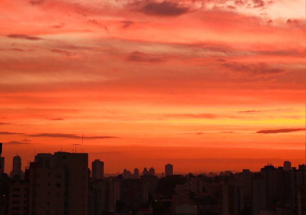 Outubro quente Outubro quente