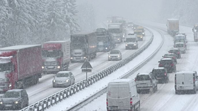 Coches Y Camiones Atrapados Por La Nieve: Una Historia Que Se Repite