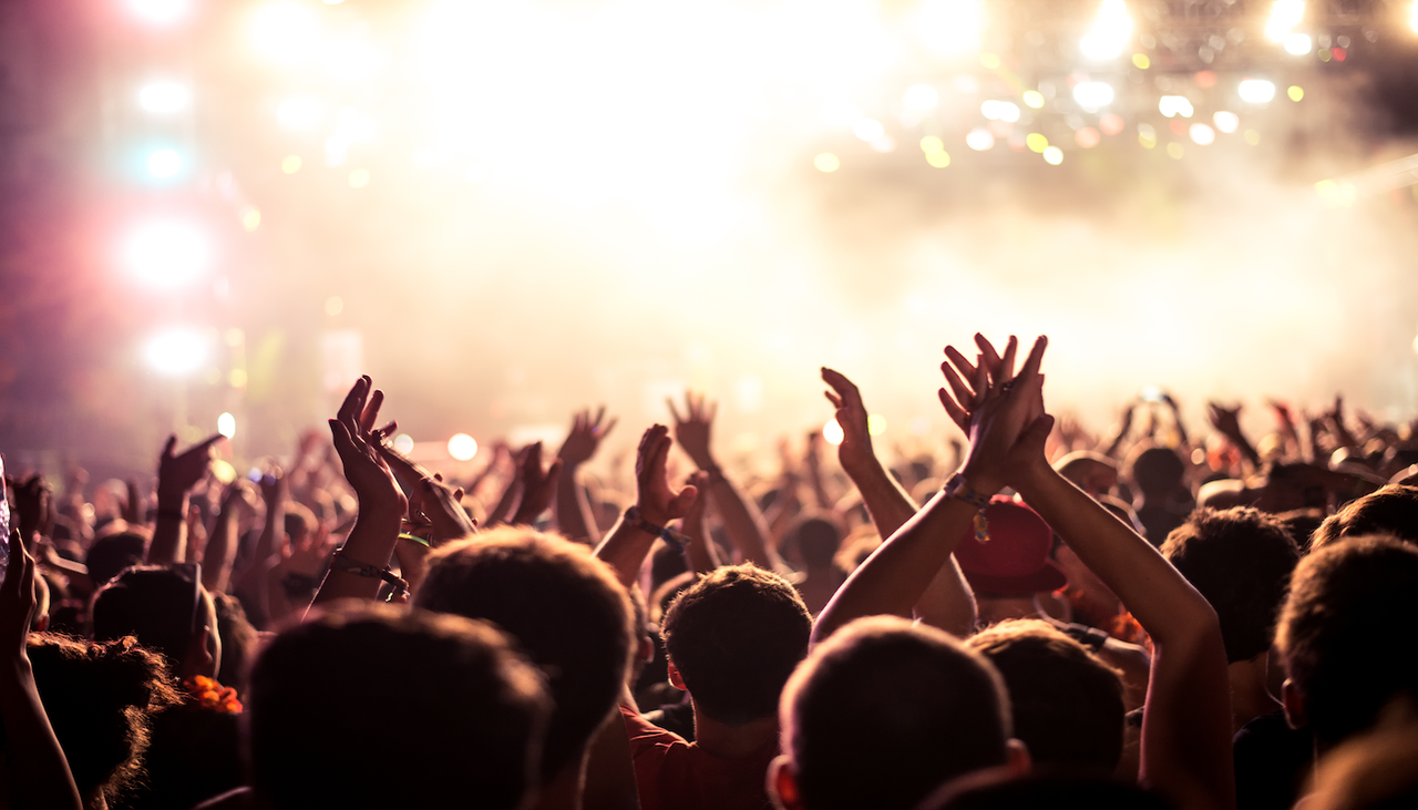 Was hat die Anreise dieser Konzertfans mit dem Klima zu tun? Eine Cambridge-Studie über Coldplays Tour liefert eine überraschende Antwort.
