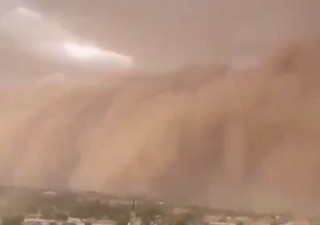 Colossale tempesta di sabbia travolge Niamey: video