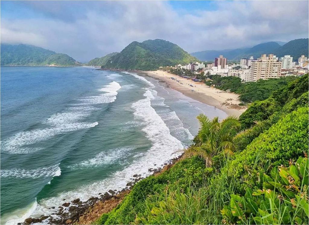 Praia do Tombo, Guarujá, SP Praia do Tombo, Guarujá, SP