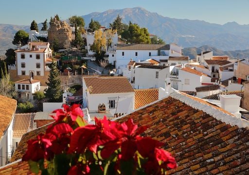 Comares, el balcón blanco de la Axarquía fundado en el siglo VII a. C. que ni Napoleón logró doblegar