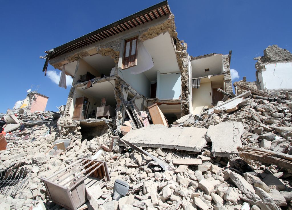 Le tremblement de terre a dévasté une vaste zone ayant subit les secousses les plus intenses.
