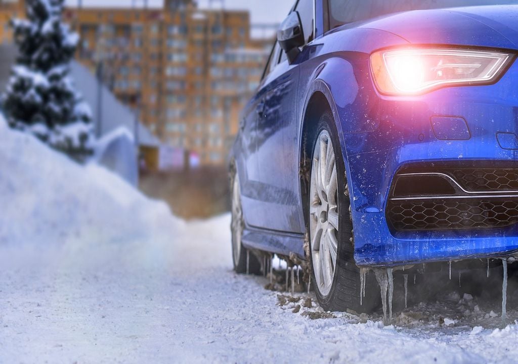 Coche en invierno