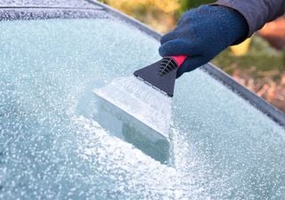 Como descongelar el parabrisas en invierno y no dañarlo en el intento