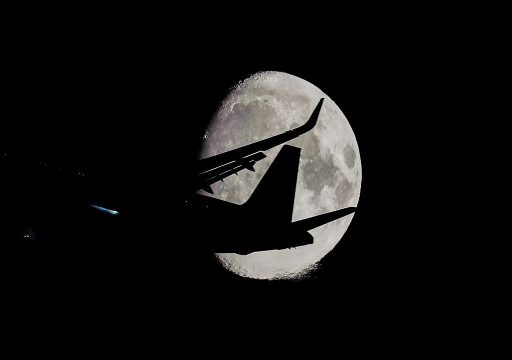 Avión, Luna y estrella fugaz Avión, Luna y estrella fugaz
