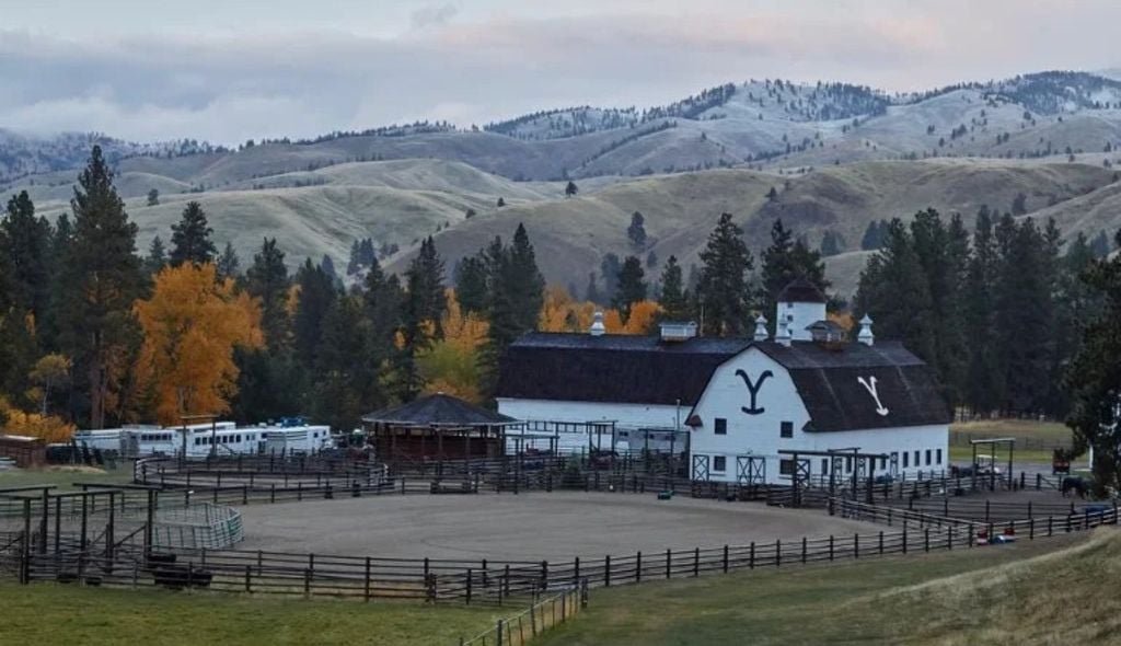 Emoldurado por cadeia de montanhas, o Chief Joseph Ranch tem na paisagem um dos atrativos. Crédito: Reprodução / Instagram Emoldurado por cadeia de montanhas, o Chief Joseph Ranch tem na paisagem um dos atrativos. Crédito: Reprodução / Instagram