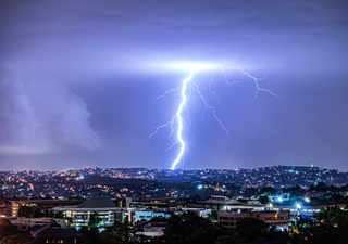 Como surgem os raios? A ciência revela um mistério em cadeia