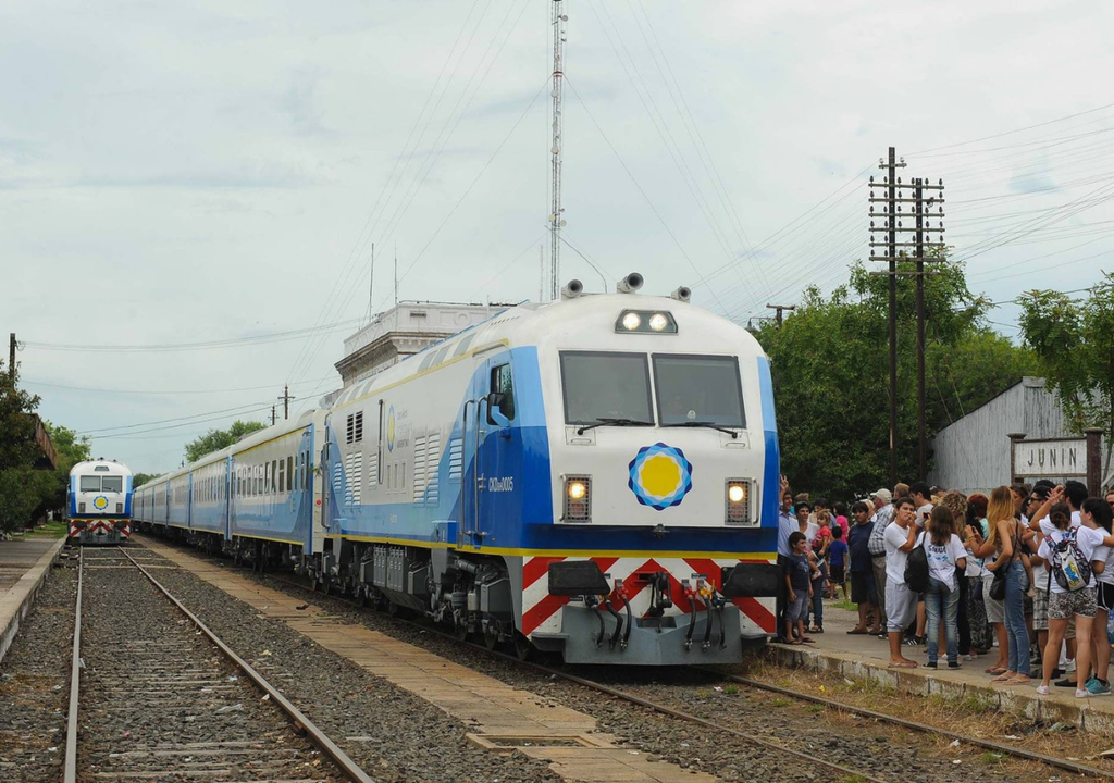 Nuevo tren Retiro Junín Los boletos están a la venta en el sitio de Trenes Argentinos y, adquirirlos con tiempo, permite planificar mejor el itinerario. Foto: X @TrenesGenerales