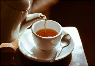 Como esse chá rico em vitamina C pode ajudar na inflamação, digestão e controle do açúcar no sangue