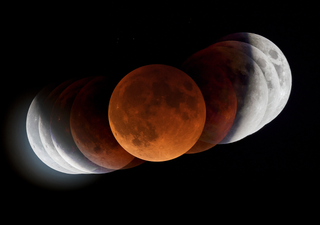 El truco para fotografiar la Luna de Sangre con tu teléfono y lograr una imagen espectacular