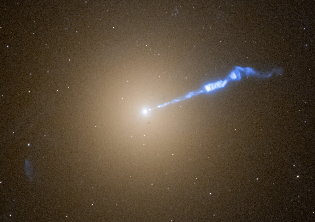 Se pueden observar chorros relativistas que se extienden miles de años luz y están formados por agujeros negros. La pregunta es: ¿cuál es el mecanismo que crea estos chorros? Crédito: Hubble/ESA