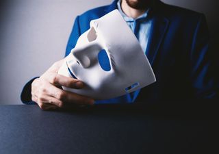 La ciencia lo confirma: la sincronía cerebral con amigos nos vuelve más vulnerables a sus mentiras