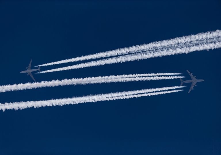 C&oacute;mo los aviones podr&iacute;an volar sin calentar el planeta: investigadores del MIT explican la ciencia detr&aacute;s de las estelas