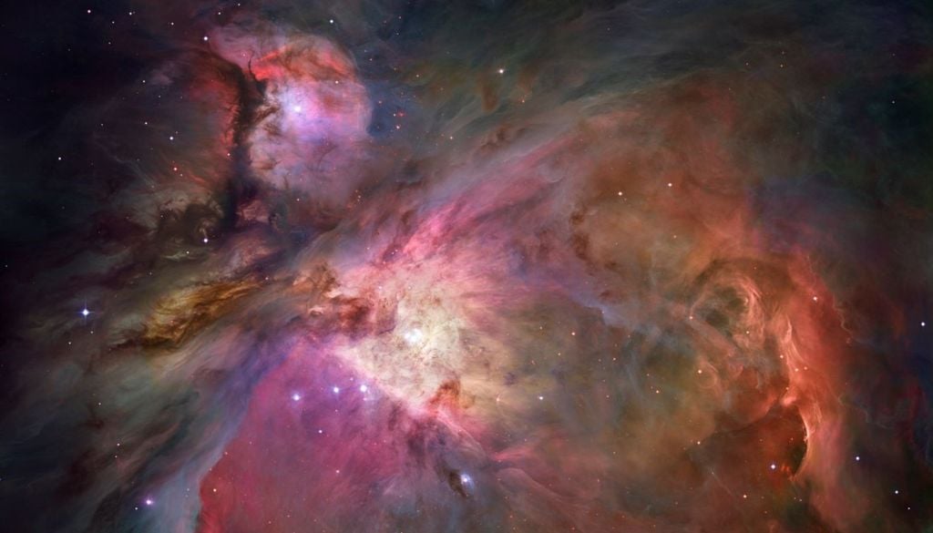 Hubble revela más de 3,000 estrellas naciendo en la Nebulosa de Orión, junto al Trapecio y discos protoplanetarios. Crédito: NASA, ESA, Hubble Orion Treasury Team.