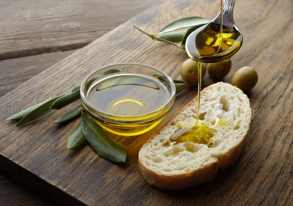 L'huile d'olive est considérée comme un aliment sain et un élément fondamental du célèbre régime méditerranéen.