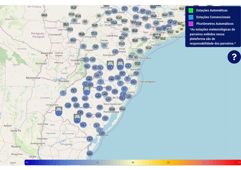 Temperaturas mínimas registradas pelas estações meteorológicas oficiais do INMET no dia primeiro de junho e registro de geada. Créditos: INMET. Será que este frio veio para ficar? Confira como será o clima na primeira quinzena de junho. ENSO, Oscilação Madden-Julian e Oscilação Antártica O fenômeno El Niño-Oscilação Sul (ENSO) está atualmente em fase neutra, com temperaturas do oceano Pacífico próximas da média. Assim, sistemas atmosféricos de mais alta frequência devem influenciar o clima da quinzena.