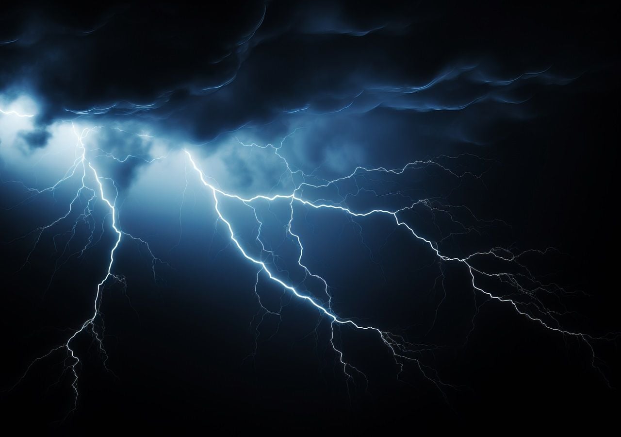 Son siete las regiones de Chile que presentarán potencial para el desarrollo de tormentas eléctricas.