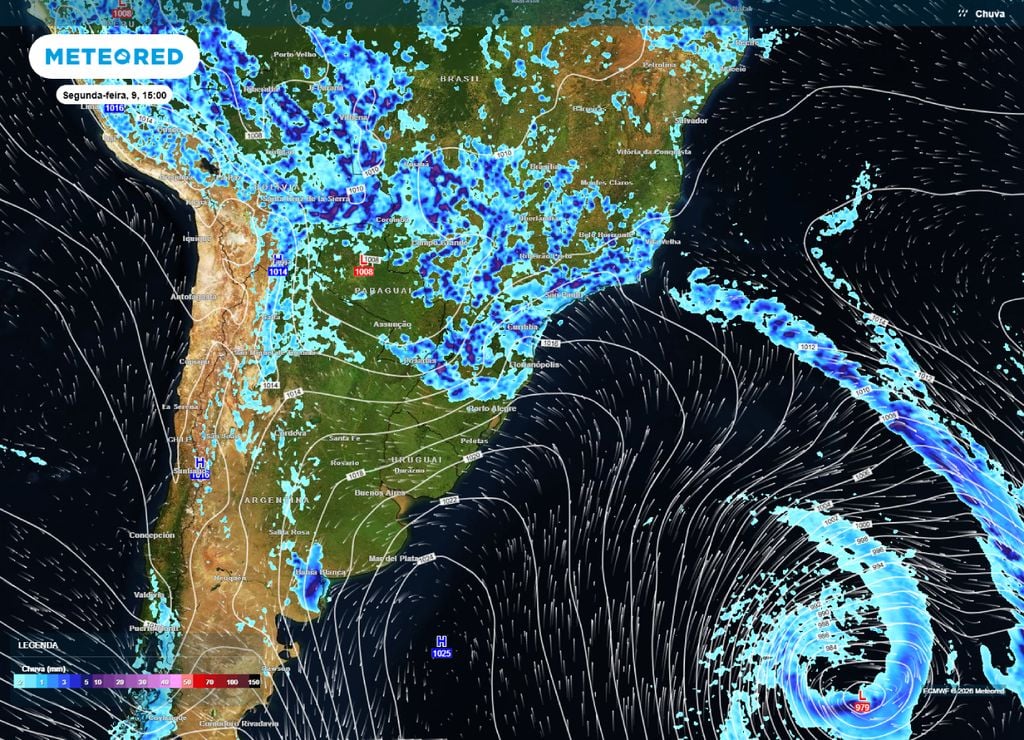 Previsão de chuva, pressão e direção do vento para a tarde da segunda-feira, 9 de março. Destaque para a frente fria no oceano, para a massa de ar frio (alta pressão) ao sul do RS e para a baixa pressão com núcleo sobre o Paraguai.