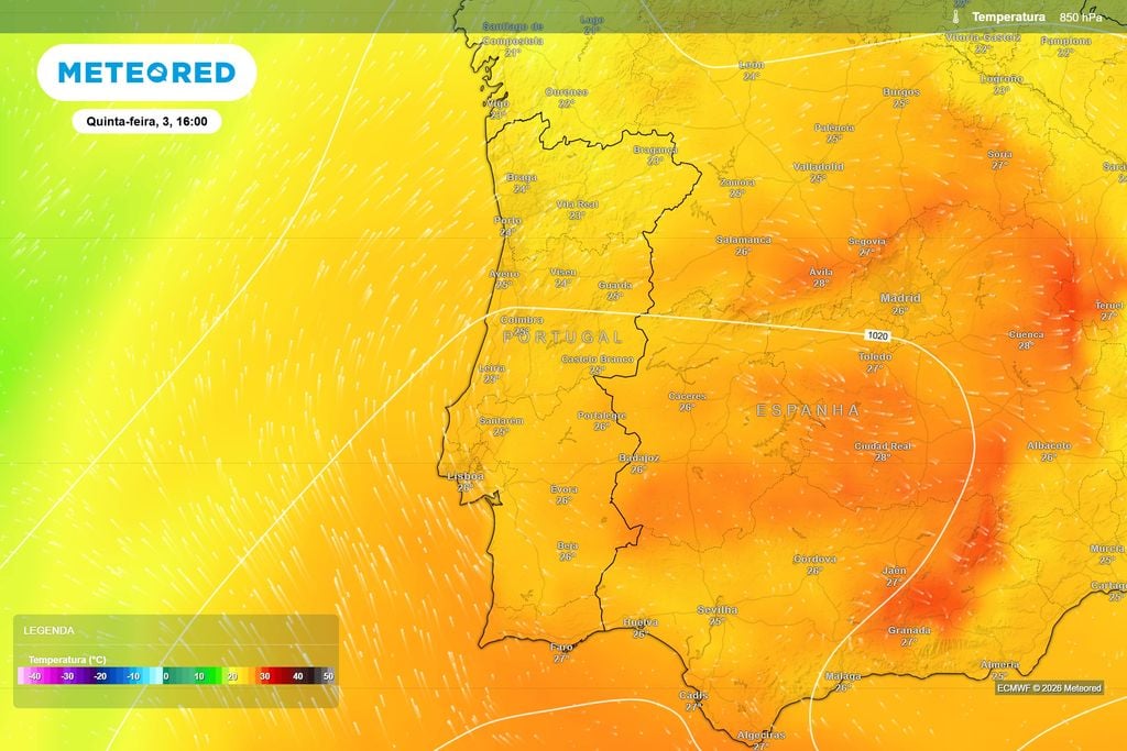 Aos 850 hPa, o ECMWF prevê temperaturas próximas dos 25 a 26 ºC sobre grande parte do interior de Portugal durante a tarde de quinta-feira.