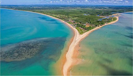 Conhe&ccedil;a a praia escondida na Bahia onde &eacute; poss&iacute;vel 'andar sobre o mar'
