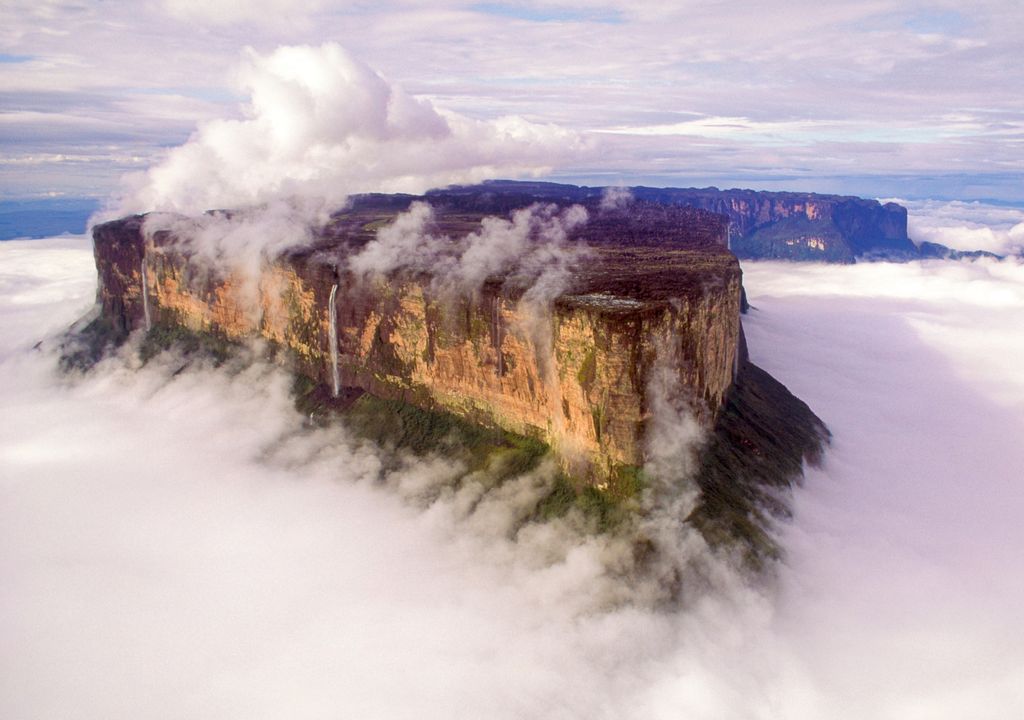 Conheça o Monte Roraima, uma das formações mais antigas do planeta
