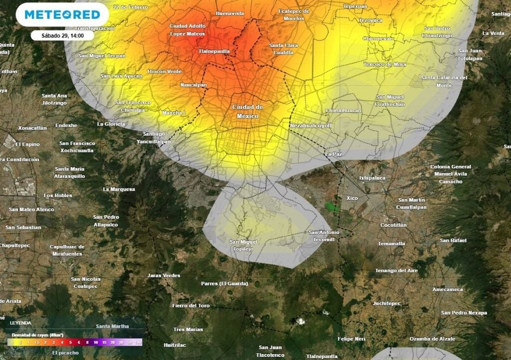 Se prevén tormentas eléctricas de gran extensión por la tarde y noche en la capital. ¡Procura estar lejos de árboles, postes y estructuras frágiles! Se prevén tormentas eléctricas de gran extensión por la tarde y noche en la capital. ¡Procura estar lejos de árboles, postes y estructuras frágiles!