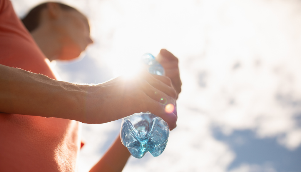 Las actividades al aire libre en horas centrales del día durante estos días de ola de calor aumentan el riesgo a la salud.