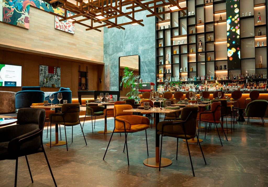 Aunque su propuesta principal es de cocina fusión, su carta incluye platos diseñados para personas vegetarianas y veganas. Imagen: Plural Restauran Lounge