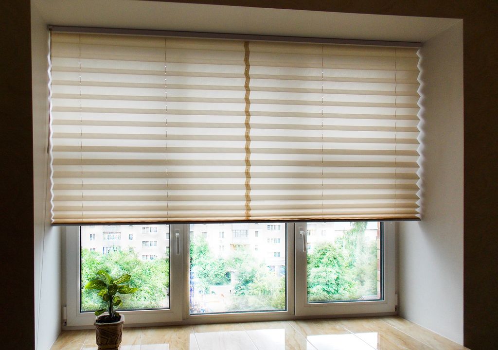 ventana con persiana ventana con persiana