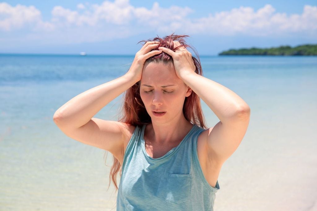 Las altas temperaturas puede aumentar significativamente el riesgo de deshidratación Las altas temperaturas puede aumentar significativamente el riesgo de deshidratación