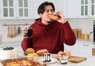 Consumo de alimentos ultraprocessados está associado a maior risco de morte prematura, diz novo estudo