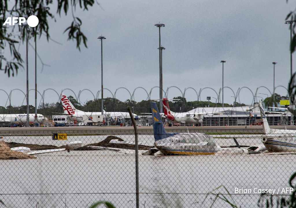 Funcionarios resaltan las inundaciones en Cairns, con el aeropuerto cerrado inundado de agua y las carreteras desgarradas. Fotografía: AFP