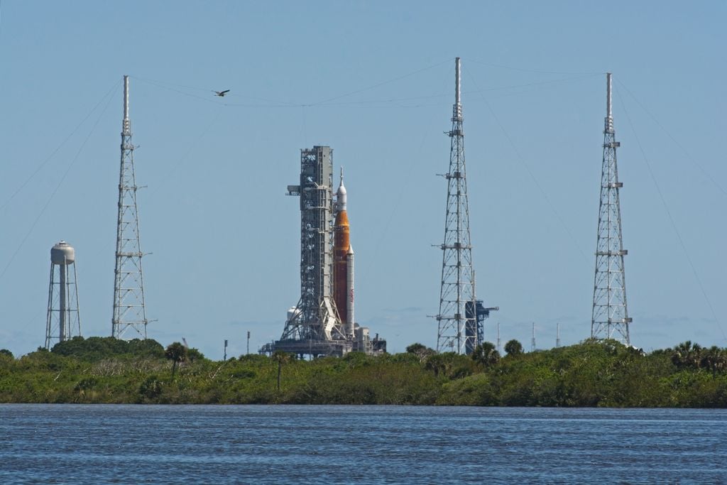 Mancano ormai poche ore e il countdoun per Artemis 2 entrerà nella sua parte finale. La nuova "finestra" utile per il lancio si aprirà alle 00.24 (Italia) di giovedì 2 aprile 2026.