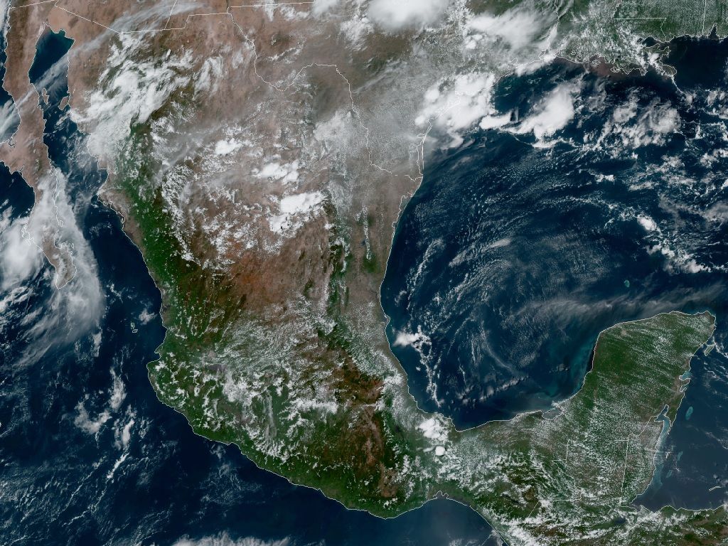 Escasa nubosidad y lluvias en México