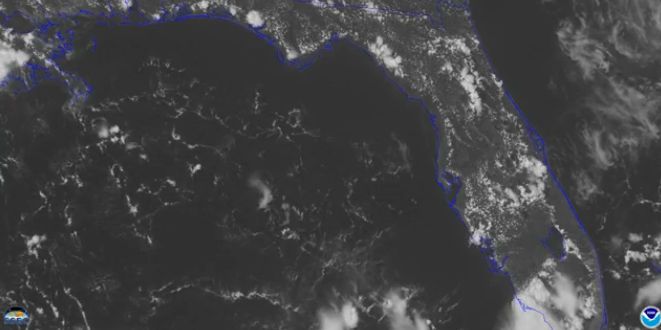 Convección Sobre Florida Vista Por Goes-14 A 1 Minuto De Resolución Temporal