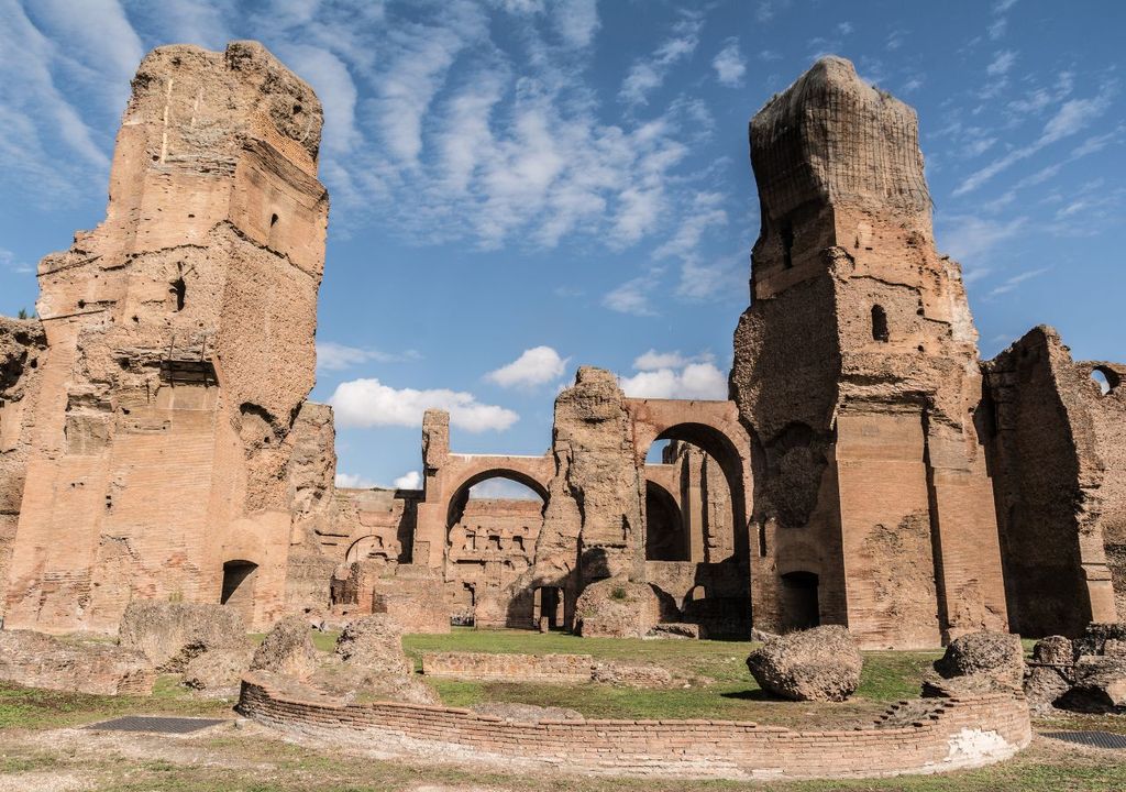 Le rovine delle Terme di Caracalla, tra i complessi termali meglio conservati dell'antichità