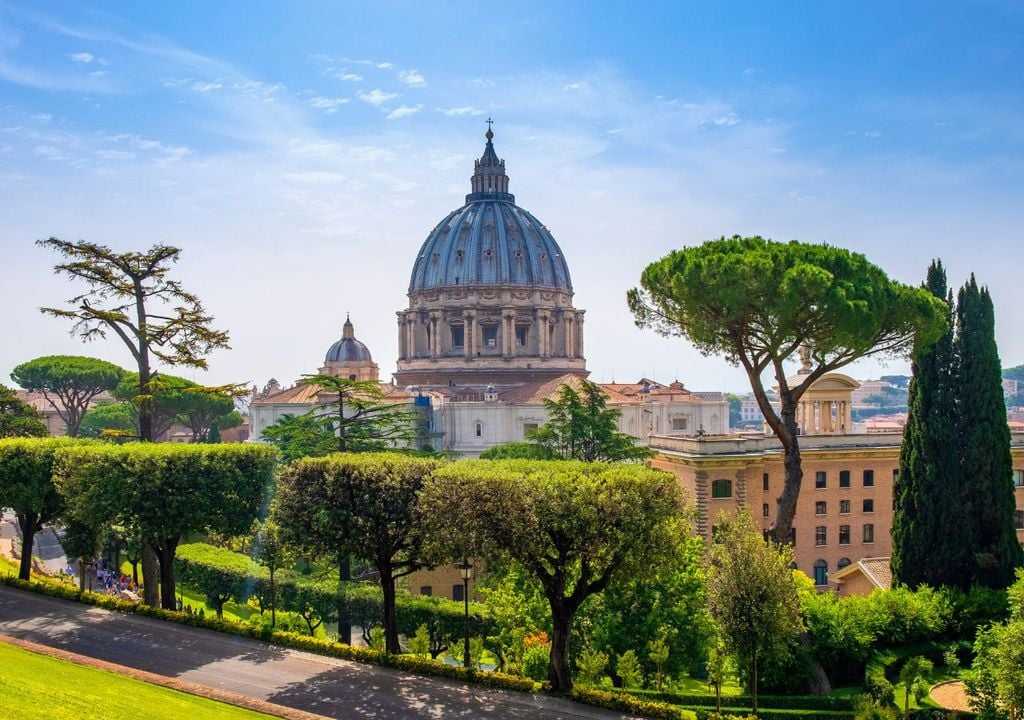 La cupola di San Pietro vista dai Giardini Vaticani
