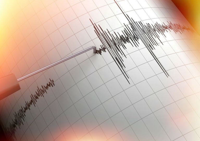 Cosa sappiamo sul misterioso fenomeno delle luci sismiche? I fenomeni luminosi che appaiono durante i terremoti