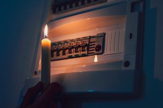 La lezione a un mese dal mega-blackout in Spagna e Portogallo: ecco 3 cose che dobbiamo imparare di nuovo a fare