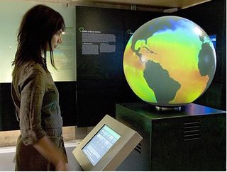 Cosmocaixa y la ESA presentan la muestra ‘Aquí la Tierra’