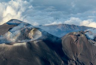 Los cráteres del Etna: qué son y cómo están transformando al volcán más alto de Europa