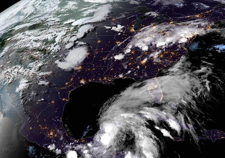 'Cristobal' mantiene un temporal lluvioso sobre el sureste de México 'Cristobal' mantiene un temporal lluvioso sobre el sureste de México