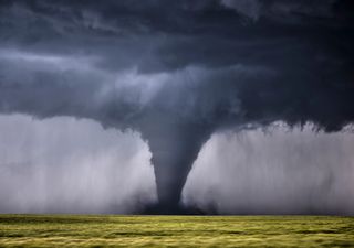 ¿Cuál es la velocidad máxima del viento en un tornado?