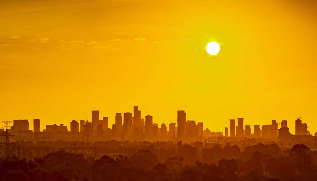 El efecto isla de calor en las ciudades incrementa el problema de las noches tropicales.