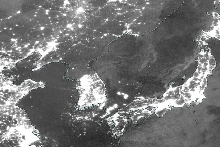 Cuantificando La Pobreza Desde El Espacio Cuantificando La Pobreza Desde El Espacio
