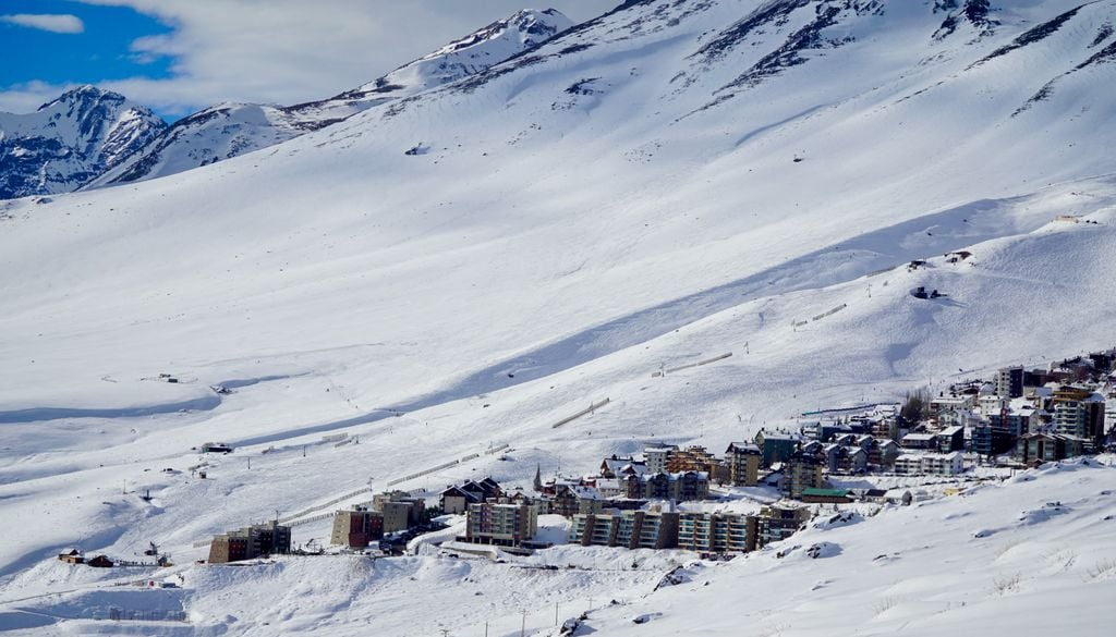El centro de esquí La Parva cuenta con espectaculares vistas de la Cordillera de los Andes.