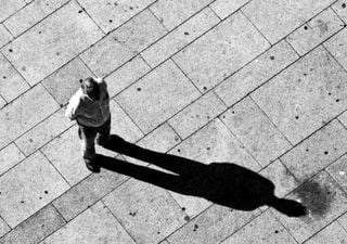 ¿Sabes cuánto pesa la sombra de una persona?