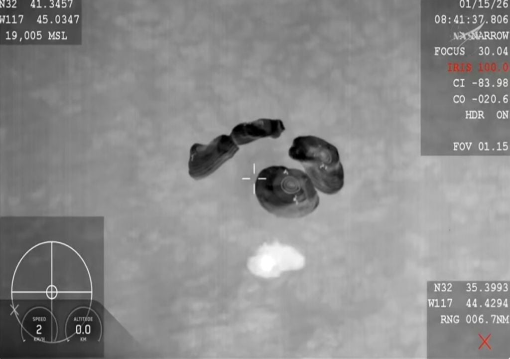 La nave espacial SpaceX Crew-11 Dragon de la NASA ameriza en el océano Pacífico el jueves 15 de enero de 2025. NASA.